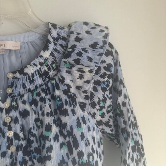 LOFT women’s petite small light blue leopard print blouse - Picture 4 of 7